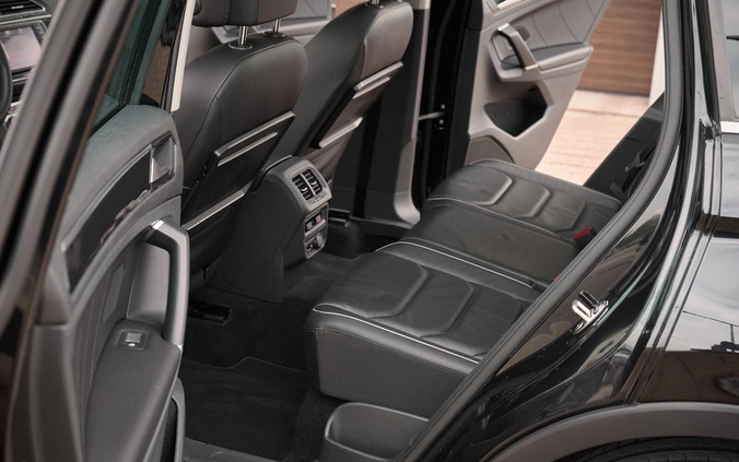Volkswagen Tiguan cena 79700 przebieg: 213000, rok produkcji 2016 z Płock małe 781